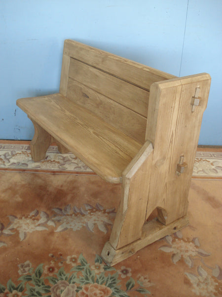 Pew/ Hall seat with open end